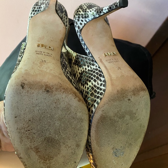Fendi Snakeskin peep toe heels. - Picture 11 of 11